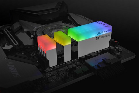 曜越發佈 TOUGHRAM RGB DDR4 3200MHz和3600MHz電競記憶體